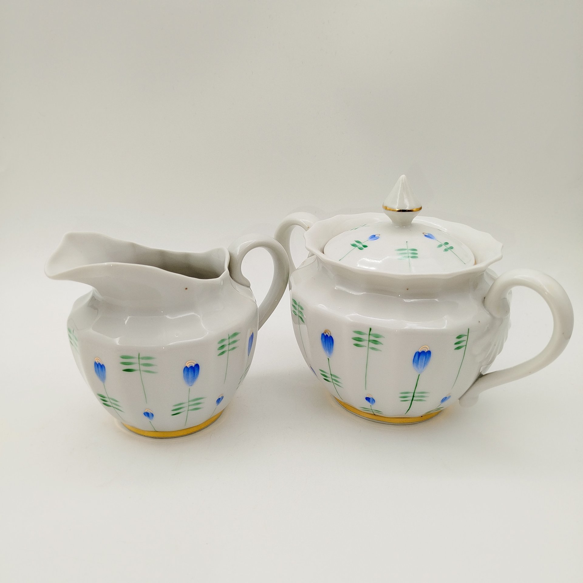 Сервиз чайный с цветочным декором на 6 персон (14 предметов), форма "Ампир", фарфор, роспись, золочение, Дмитровский фарфоровый завод (ДФЗ Вербилки), СССР, 1965-1991 гг.