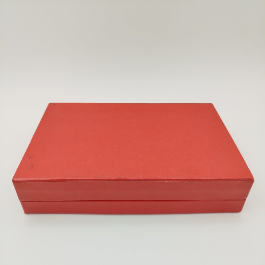 Набор чайных ложек на 6 персон с растительным декором, в подарочной коробке, мНЦ (медь-никель-цинк), картон, ткань, Завод «Мстерский ювелир», СССР, 1977 г.