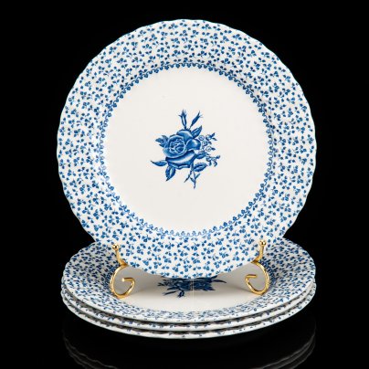 Набор из четырех тарелок "Rose Bouquet" с декором в виде роз и листиков, Royal Victoria