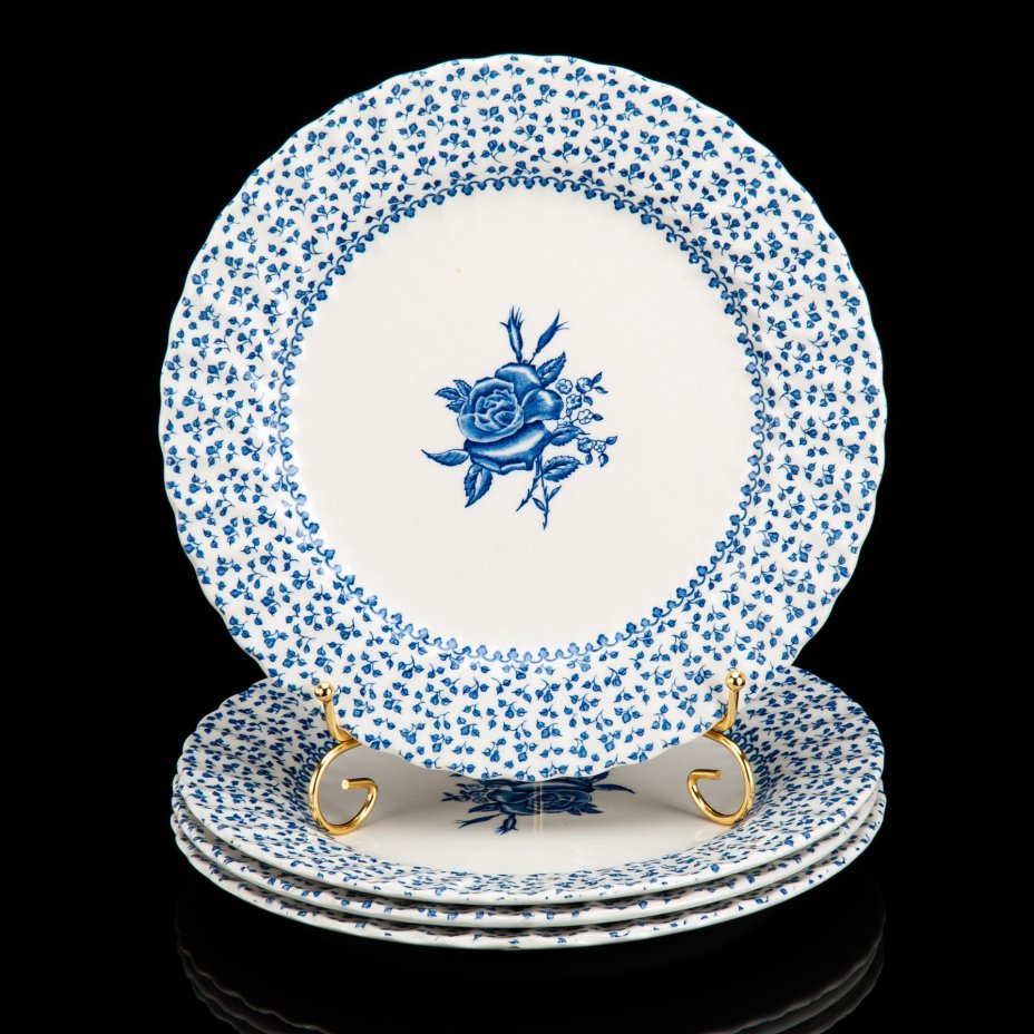 Набор из четырех тарелок "Rose Bouquet" с декором в виде роз и листиков, Royal Victoria