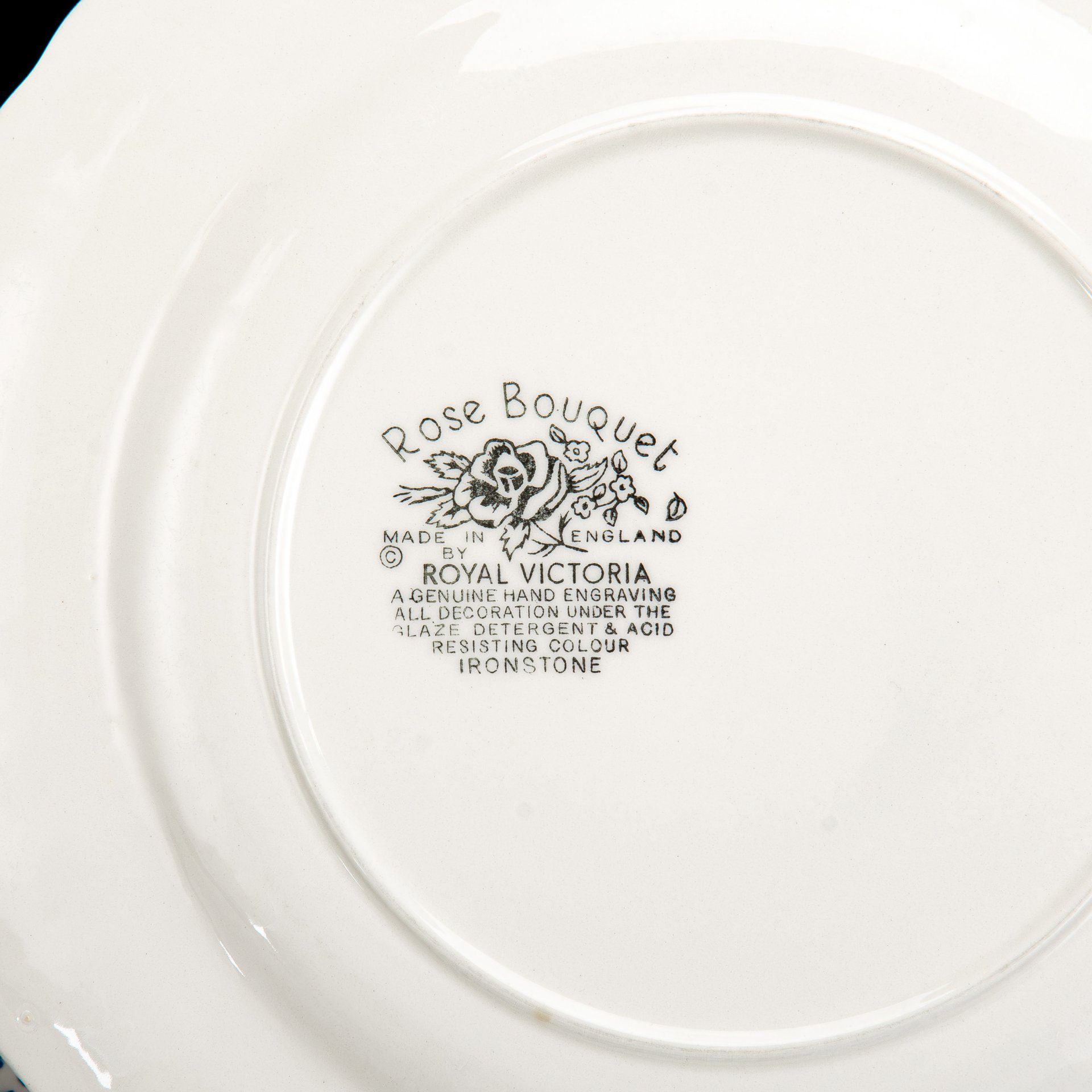 Набор из четырех тарелок "Rose Bouquet" с декором в виде роз и листиков, Royal Victoria