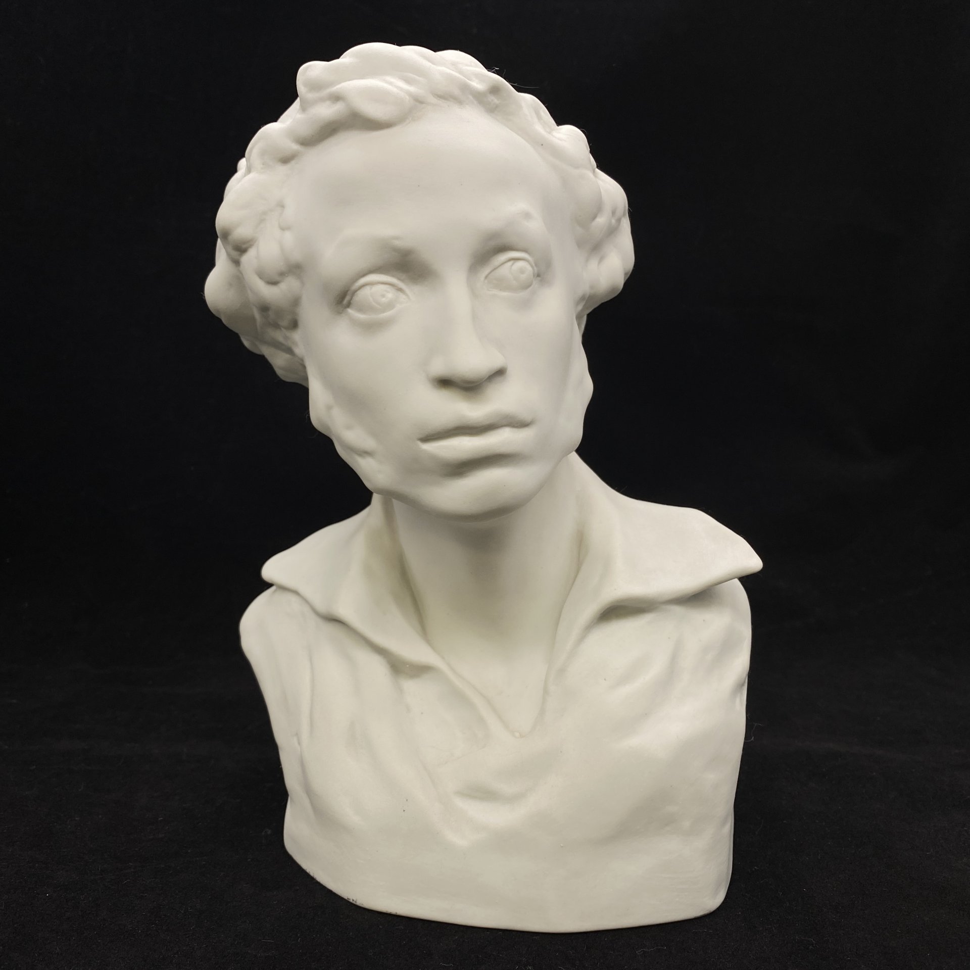 Бюст "Александр Сергеевич Пушкин", автор модели А.Д. Корсиков, бисквит, Ленинградский фарфоровый завод (ЛФЗ), СССР, 1960-1970 гг., Ленинградский фарфоровый завод (ЛФЗ)