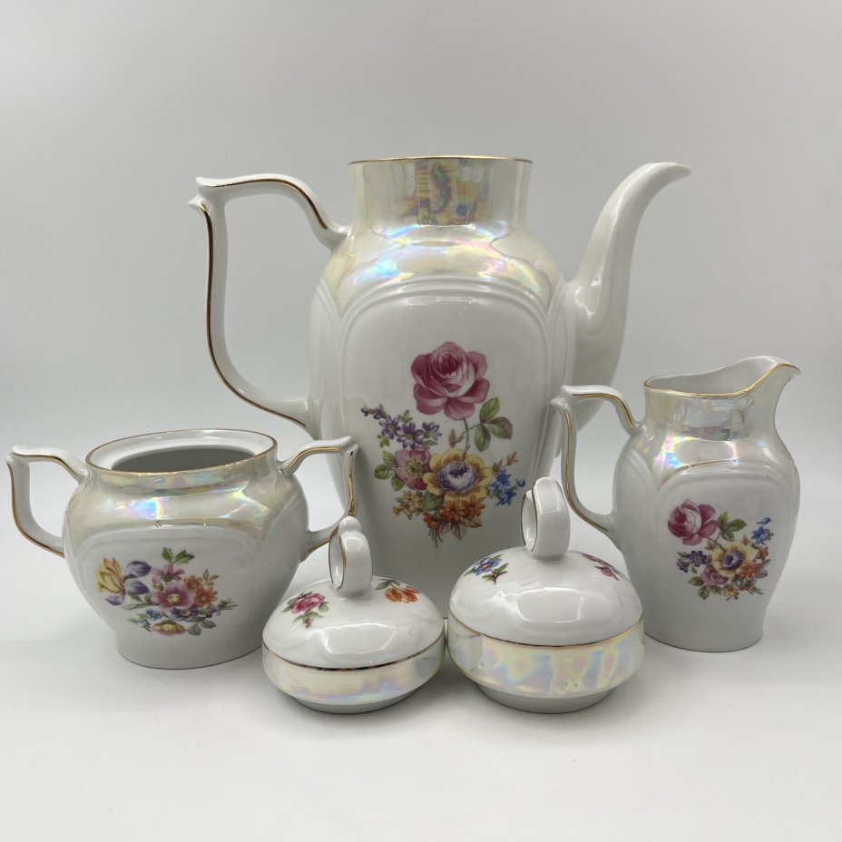 Сервиз чайно-кофейный на 6 персон (15 предметов), украшенный цветочным декором