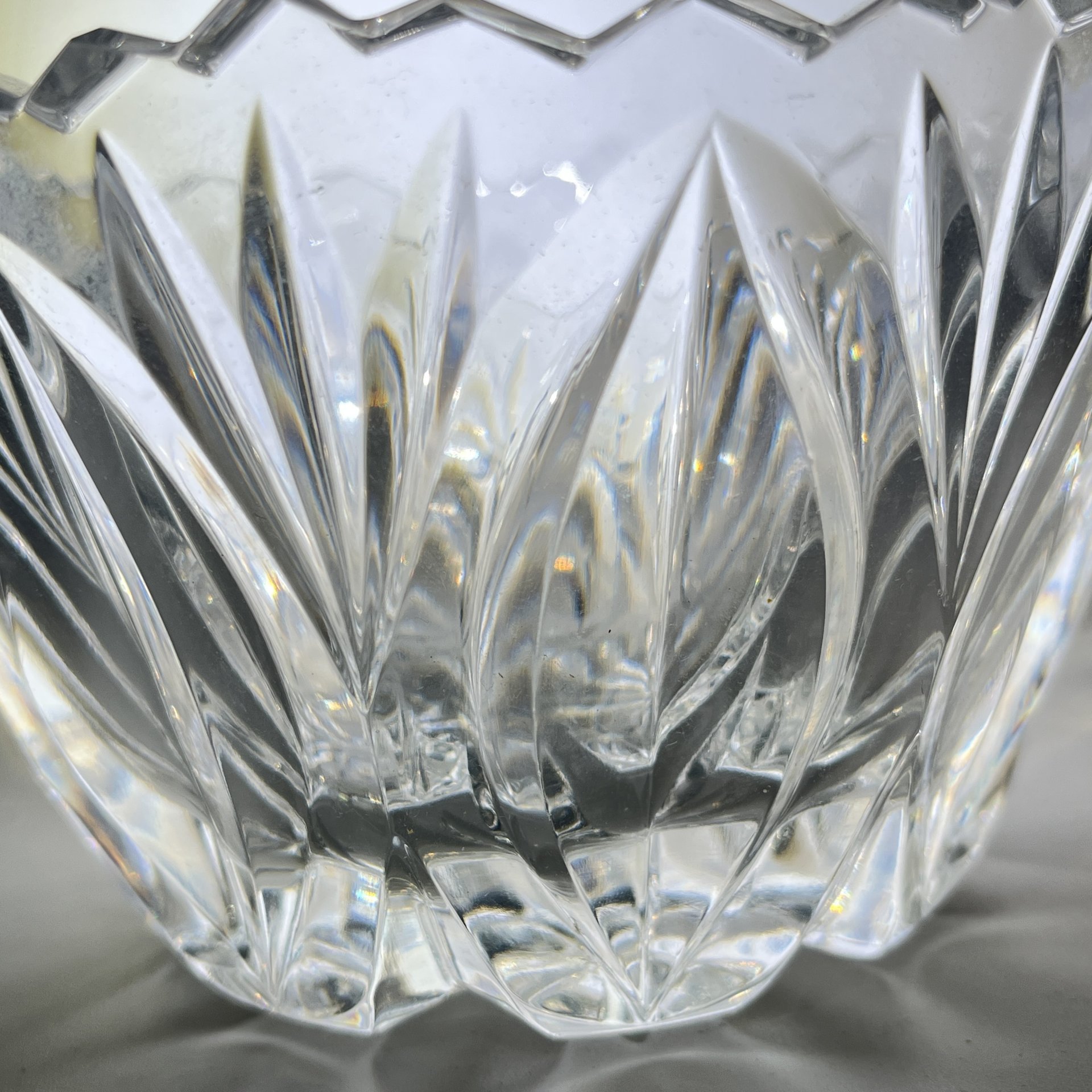 Салатник круглой формы с растительным декором, хрусталь, пресс, СССР, 1970-1990 гг.