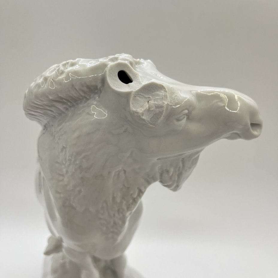 Статуэтка "Лось", скульптор Б. Я. Воробьёв (под реставрацию), фарфор, Ленинградский фарфоровый завод (ЛФЗ), СССР, 1950-1960 гг.