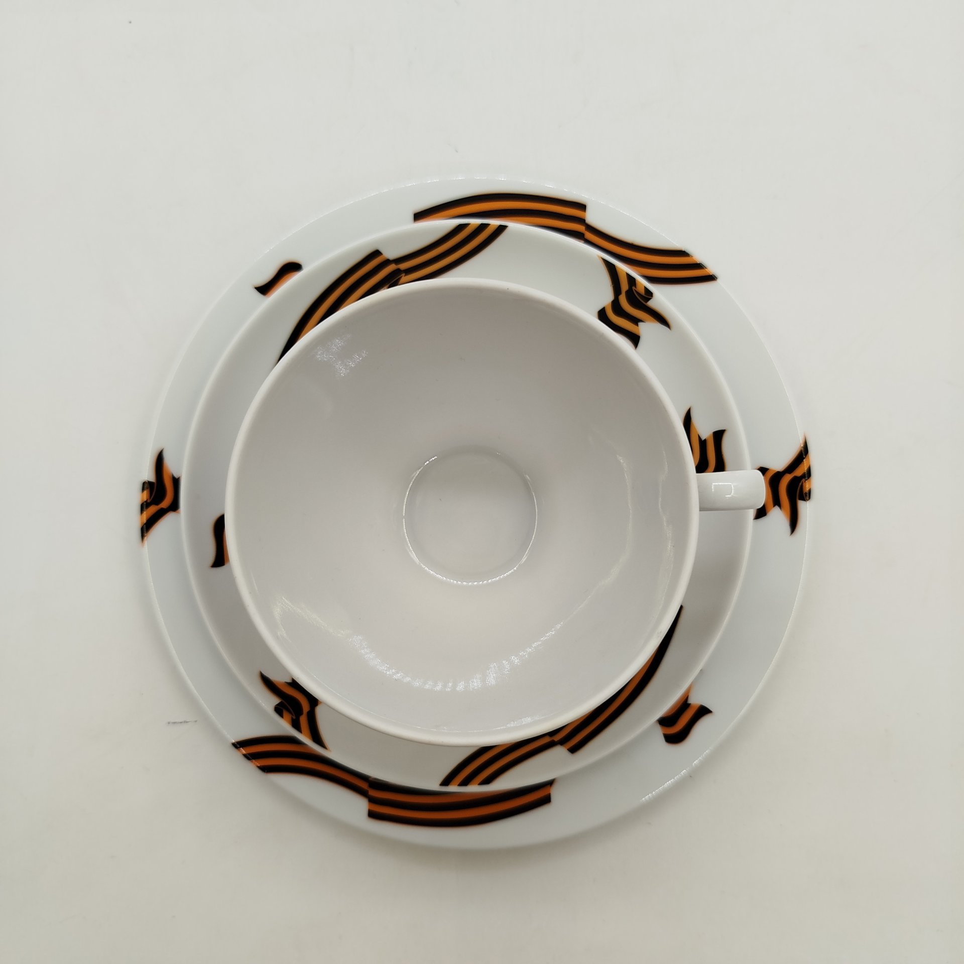 Чайная тройка "65 лет Победы", фарфор, Императорский фарфоровый завод (ИФЗ), Россия, 2010 г.