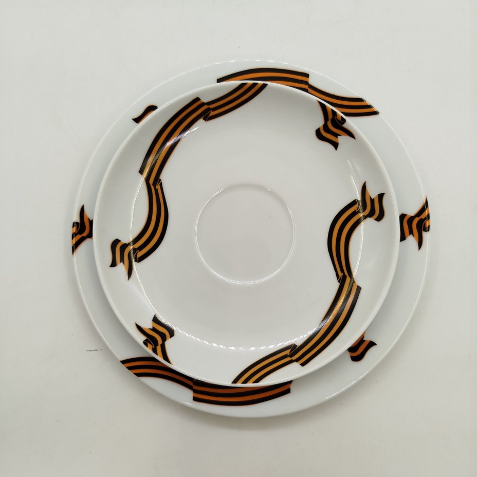 Чайная тройка "65 лет Победы", фарфор, Императорский фарфоровый завод (ИФЗ), Россия, 2010 г.