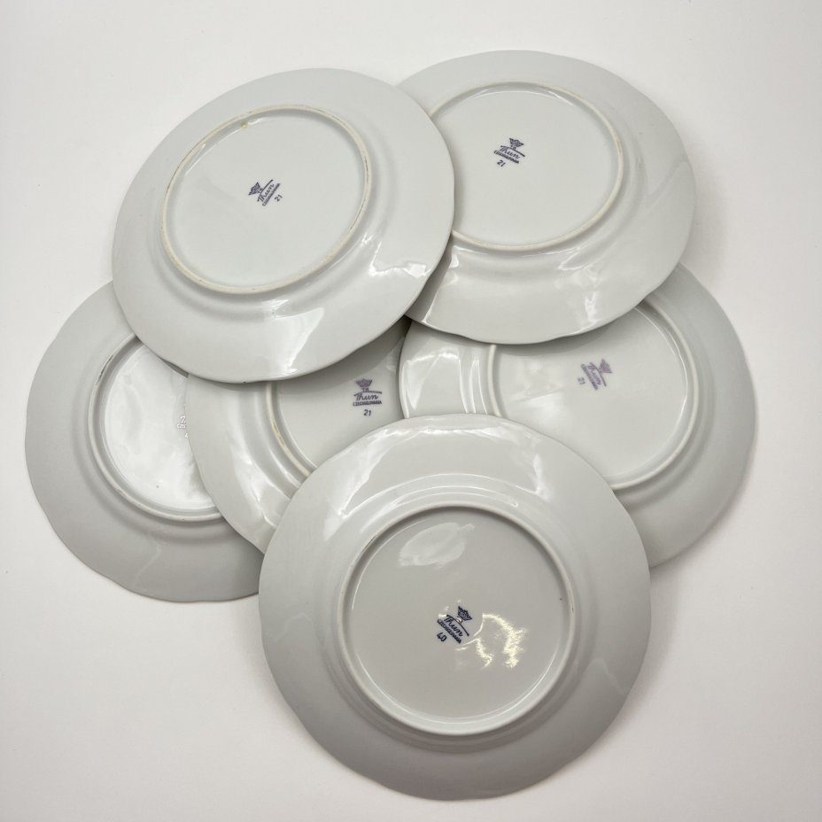 Набор десертных тарелок с цветочным декором на 6 персон, фарфор, деколь, золочение, Thun (Тун), Чехословакия, 1970-1980 гг.