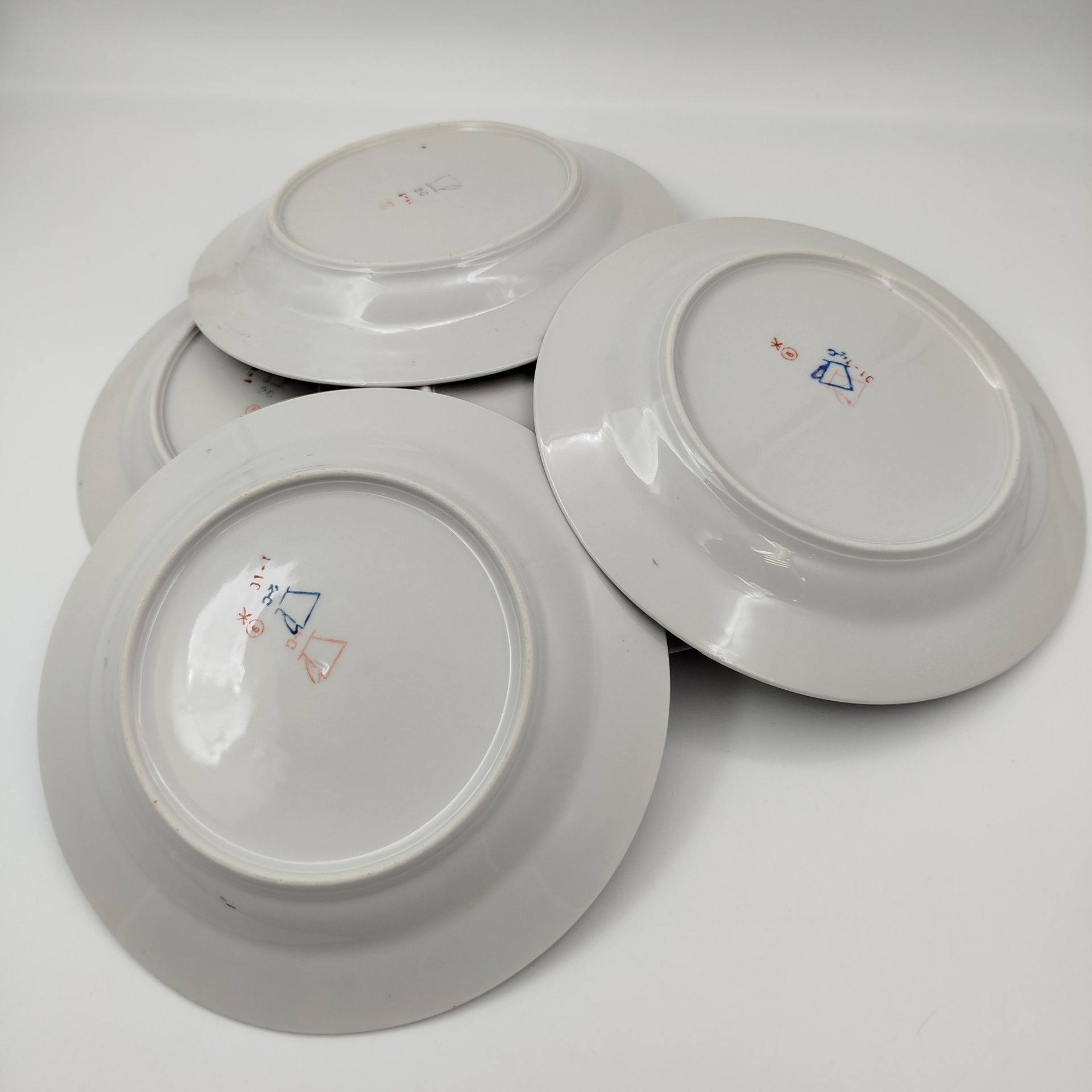 Набор тарелок на 5 персон, украшенных растительным декором, фарфор, Барановский фарфоровый завод, СССР, 1960-1970 гг.