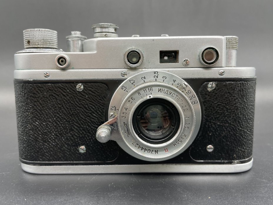 Фотоаппарат "Зоркий-С" с объективом "Индустар-22" и фото-экспонометром "Ленинград 2" в кофре и документами, Красногорский механический завод (КМЗ)