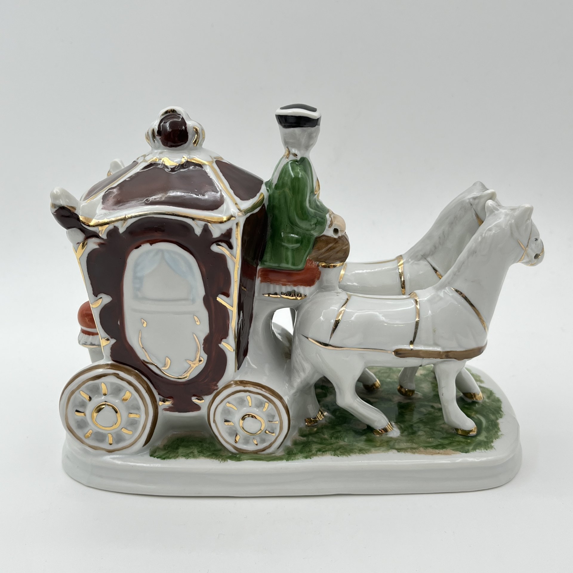 Статуэтка "Экипаж" ("Карета"), фарфор, роспись, золочение, Европа, 1980-2000 гг.