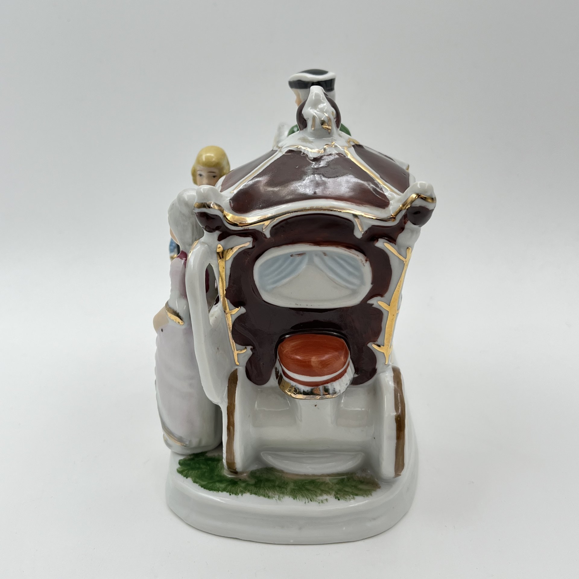 Статуэтка "Экипаж" ("Карета"), фарфор, роспись, золочение, Европа, 1980-2000 гг.