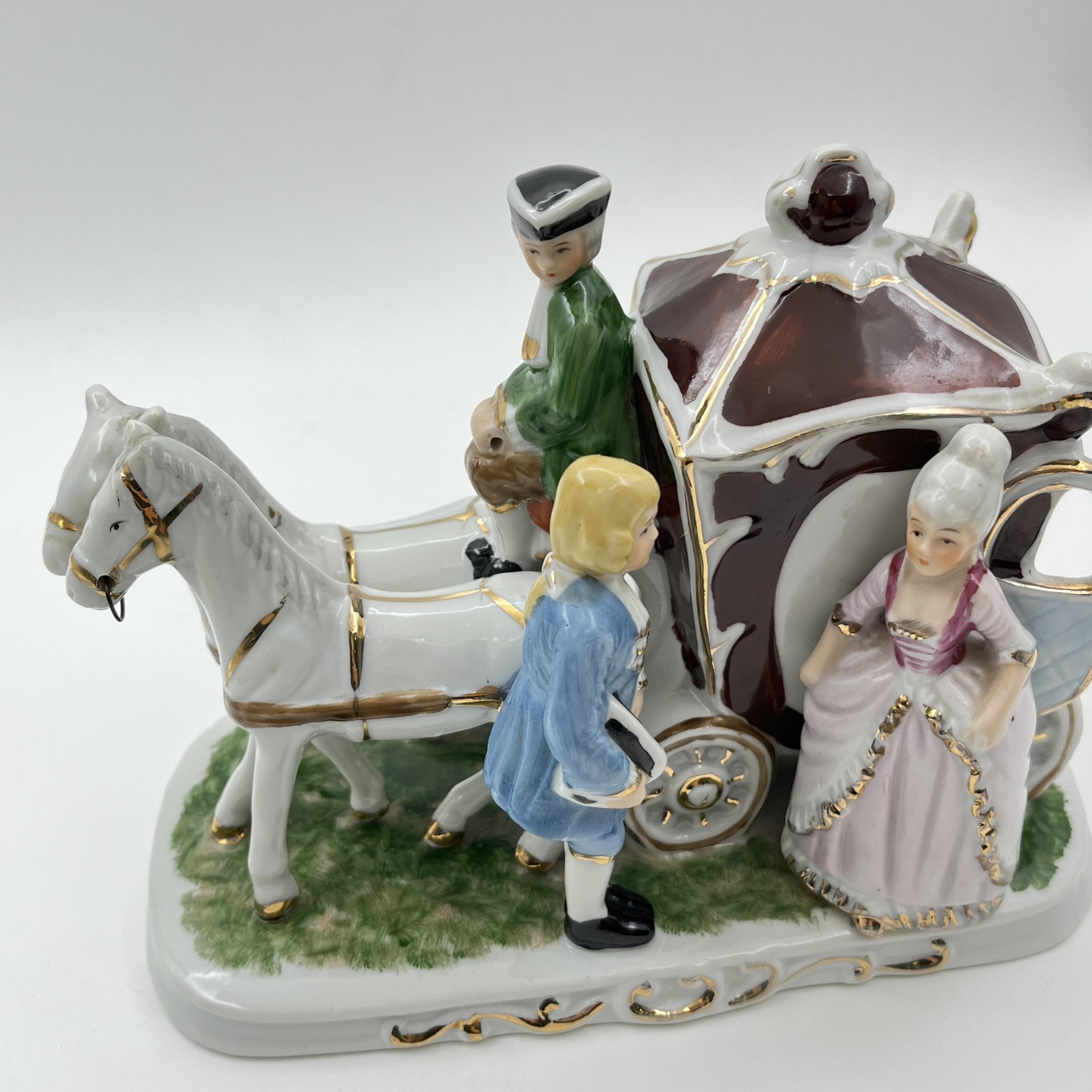 Статуэтка "Экипаж" ("Карета"), фарфор, роспись, золочение, Европа, 1980-2000 гг.