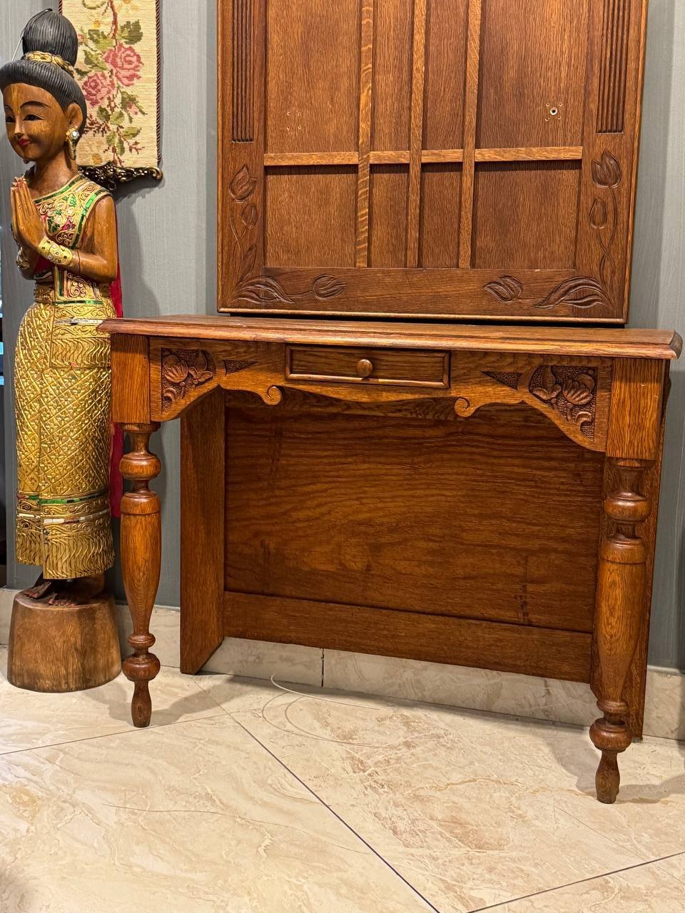 Вешалка в стиле Модерн с консолью