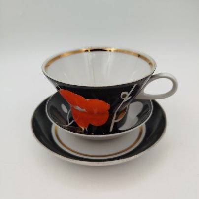 Чайное трио "Цветы на черном", автор росписи Яснецов В.К., фарфор, крытье, роспись, золочение, Дулевский фарфоровый завод (Дулёво), СССР, 1966 г.