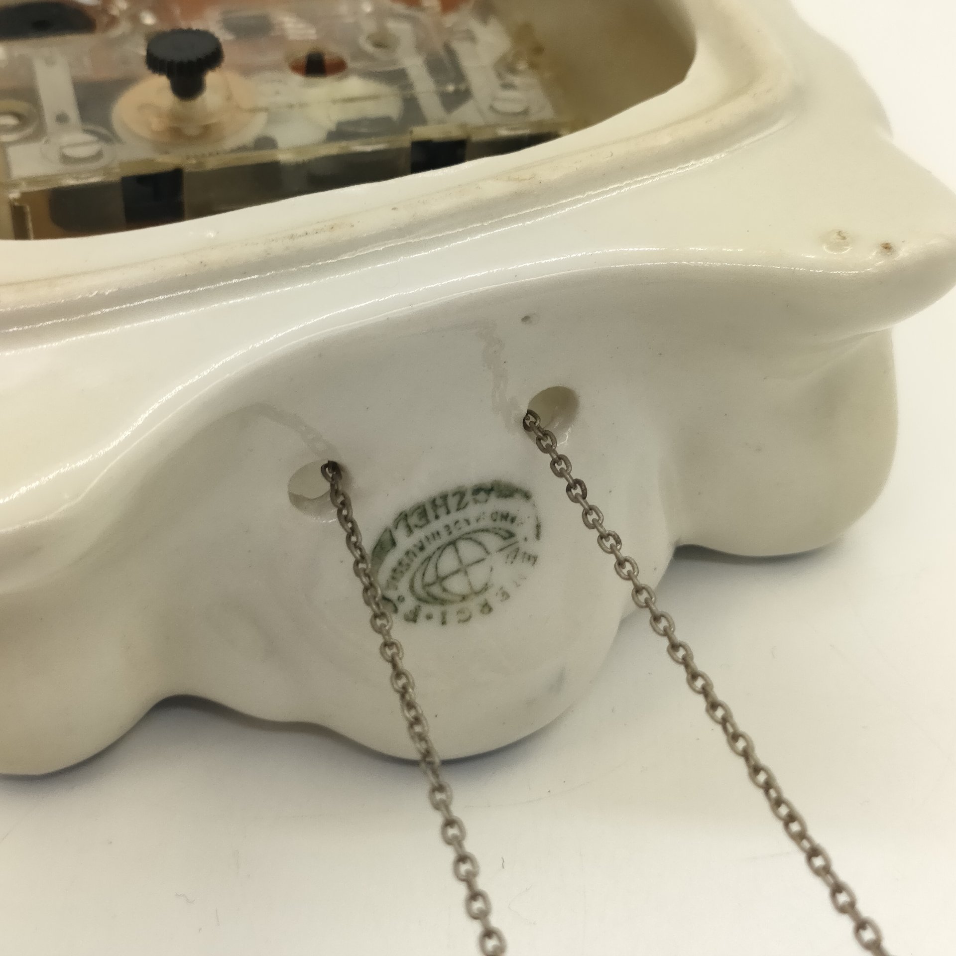 Часы настенные, фигурные, с подвесными декоративными колокольчиками, Гжель, рос. Верещагина