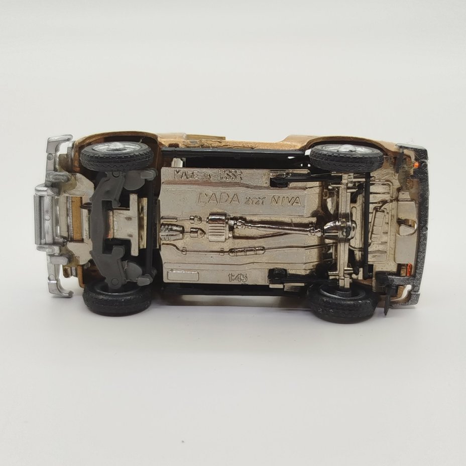 Модель автомобиля в масштабе 1:43 "LADA 2121 Niva"