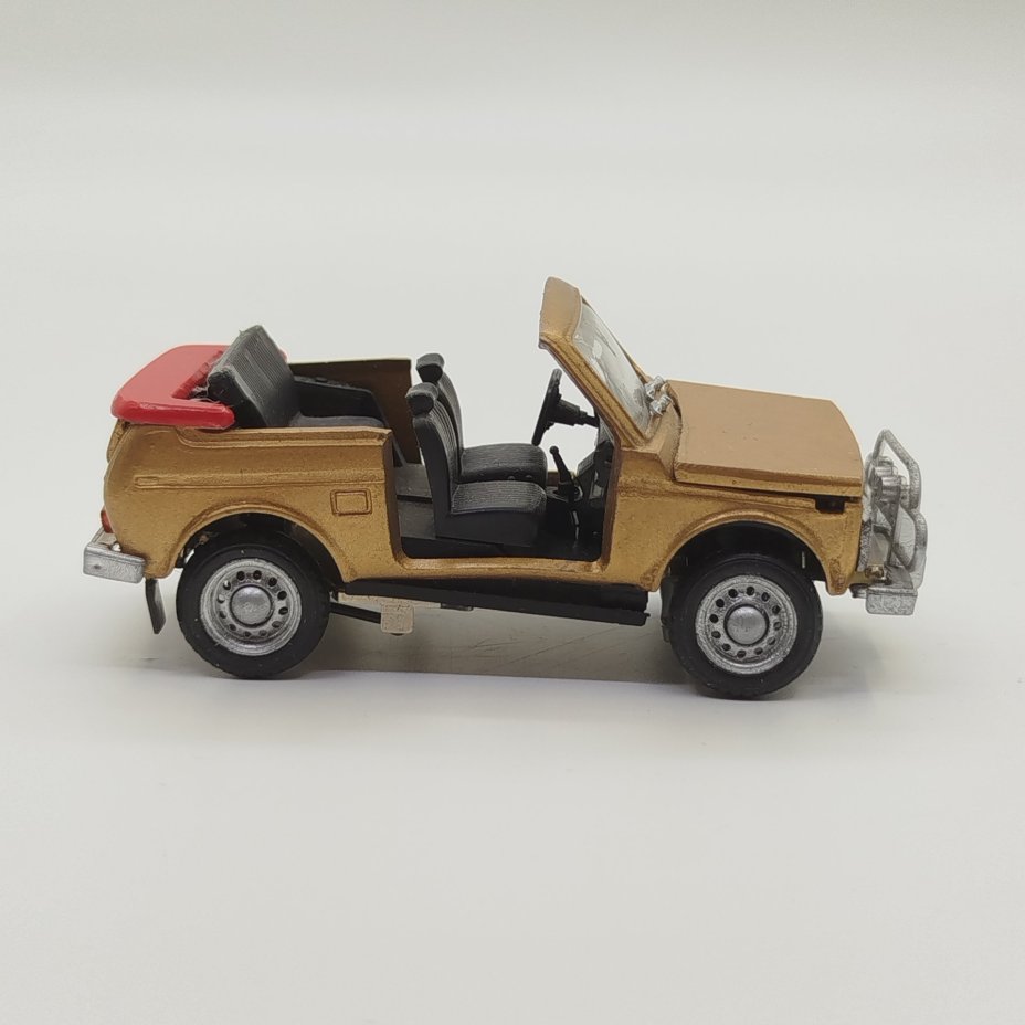 Модель автомобиля в масштабе 1:43 "LADA 2121 Niva"