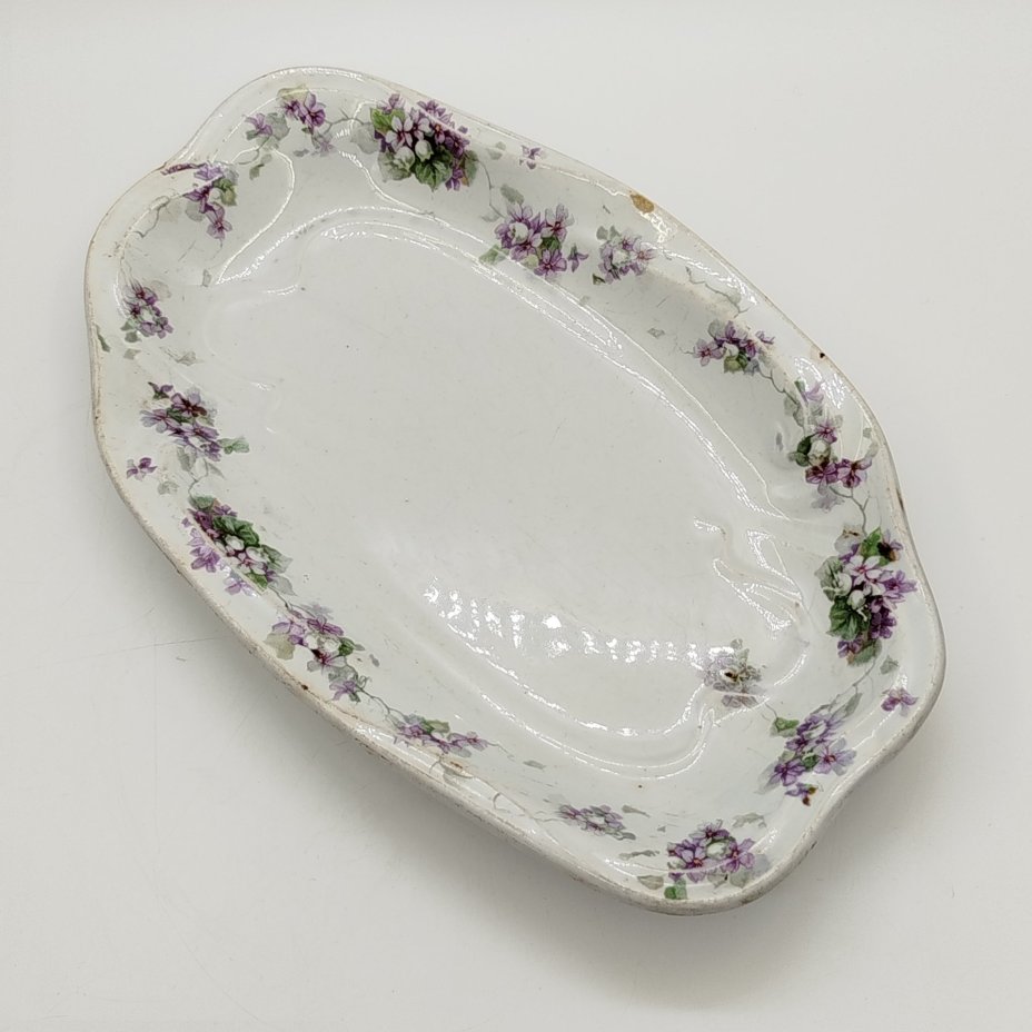 Блюдо сервировочное фигурное в стиле модерн с цветочным декором, фаянс, деколь, золочение, Товарищество М.С. Кузнецова, Российская империя, 1889-1917 гг.