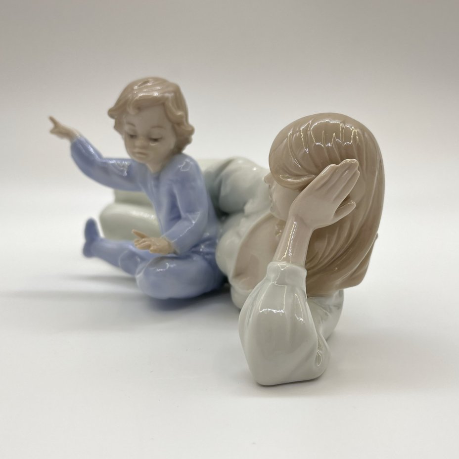 Статуэтка "Девушка с ребенком", фарфор, Pavone, Италия, 2025 г.
