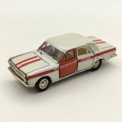 Модель автомобиля "Волга ГАЗ-24" (Медицинская служба)