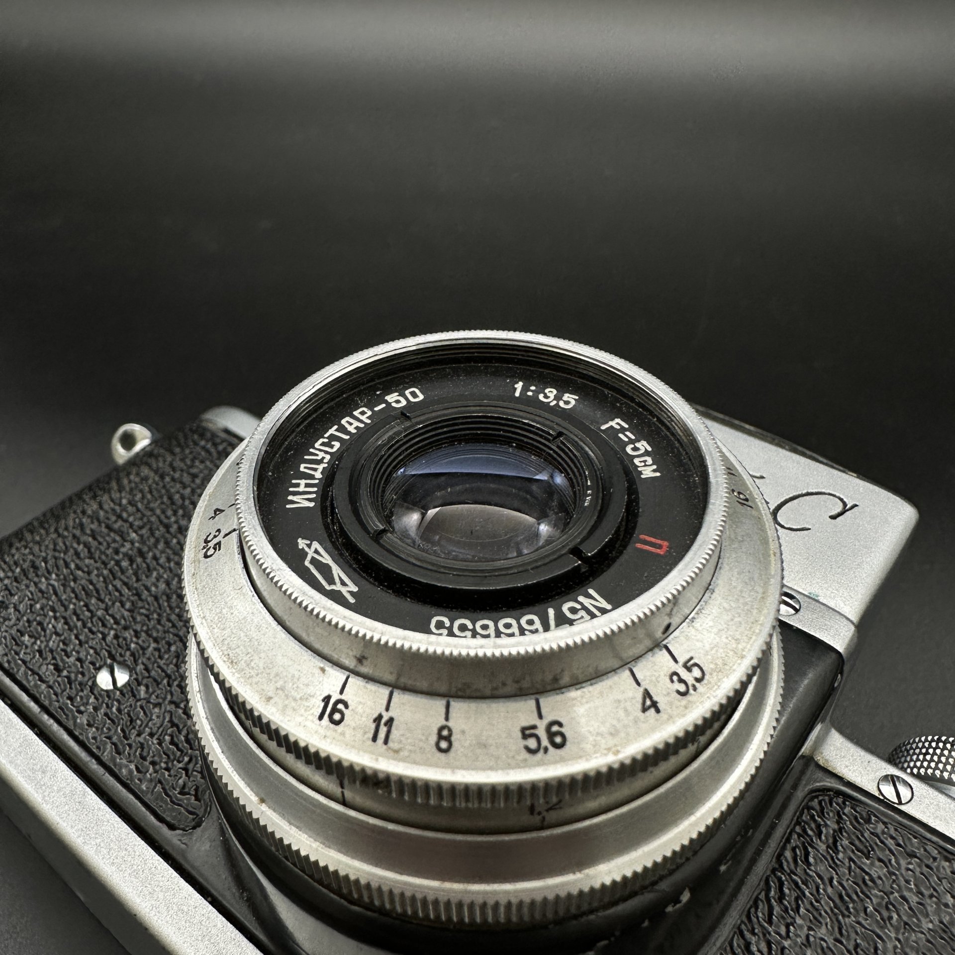 Фотоаппарат (нерабочий) "Зенит-С" с объективом "Индустар-50" 1:3,5, F=5 cm, в кофре, Красногорский механический завод (КМЗ)