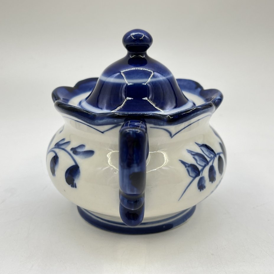 Сахарница миниатюрная с цветочным/растительным декором, фарфор, роспись, Объединение «Гжель», СССР, 1972-1985 гг.