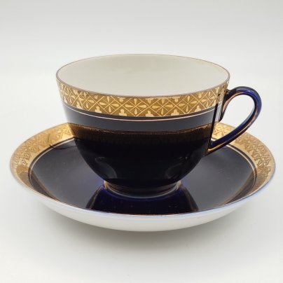 Пара чайная с растительным орнаментом, фарфор, крытье кобальтом, золочение, Ленинградский фарфоровый завод (ЛФЗ), СССР, 1960-1970 гг.