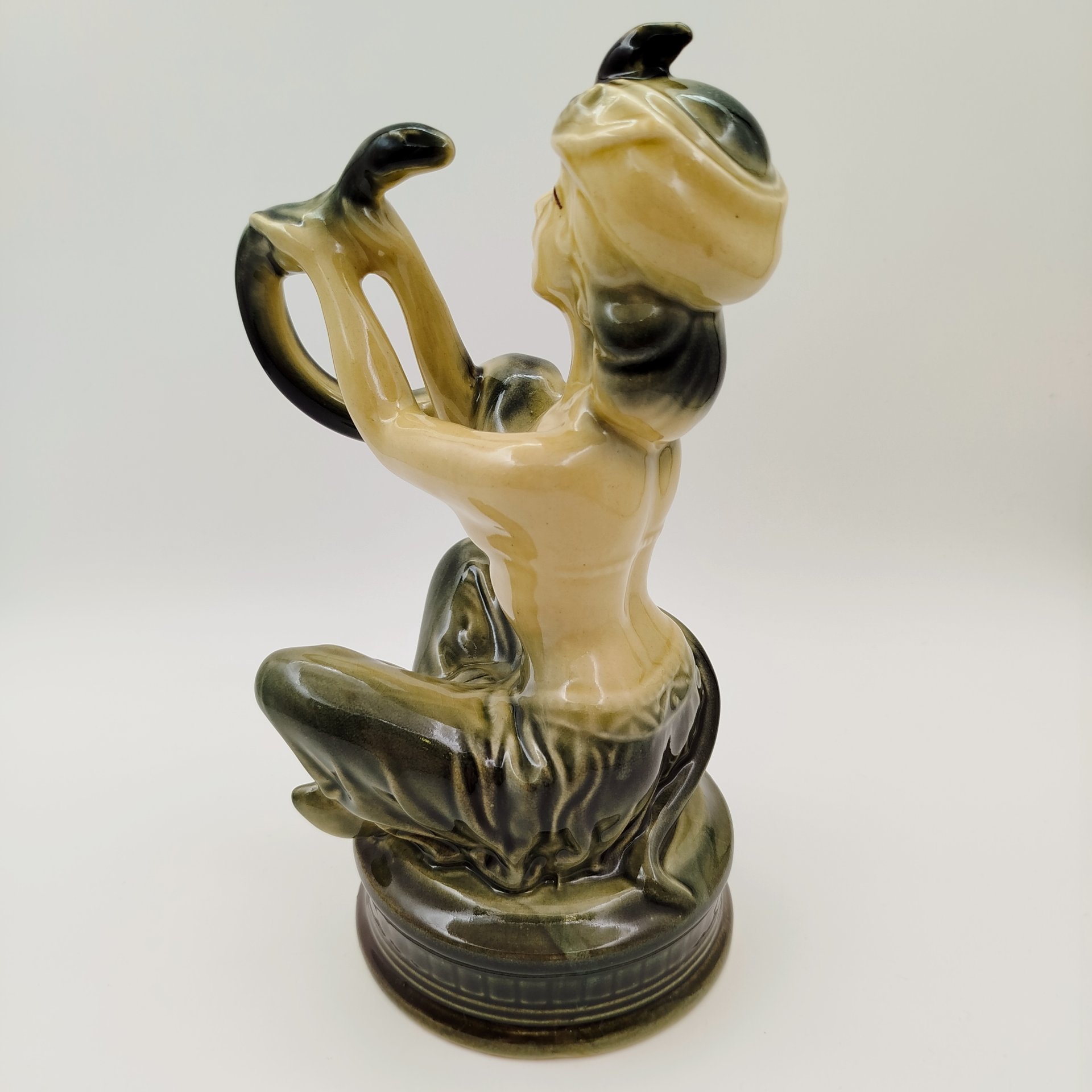 Статуэтка "Укротительница змей", фаянс, СССР, 1970-1980 гг.