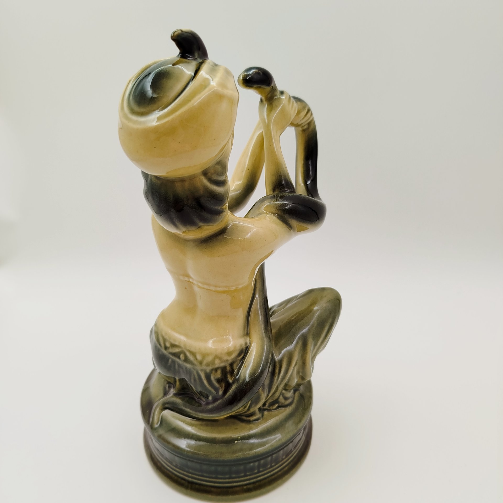 Статуэтка "Укротительница змей", фаянс, СССР, 1970-1980 гг.