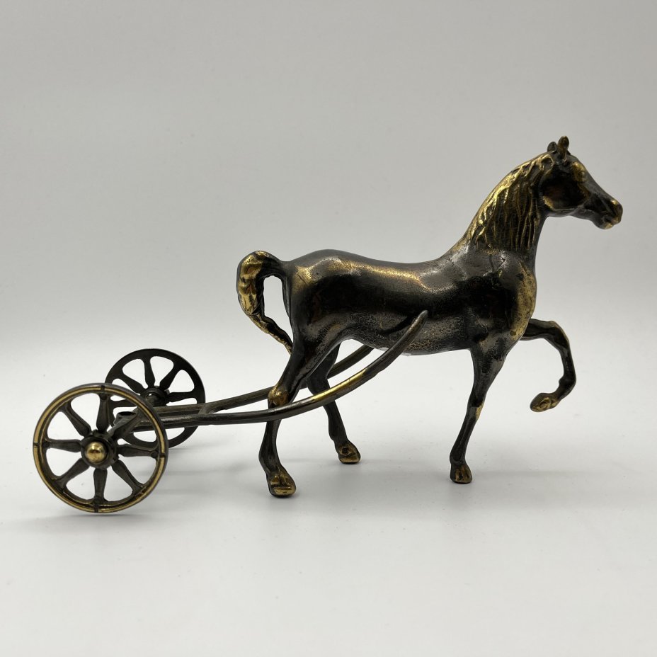 Статуэтка "Экипаж" ("Лошадь, запряженная повозкой")