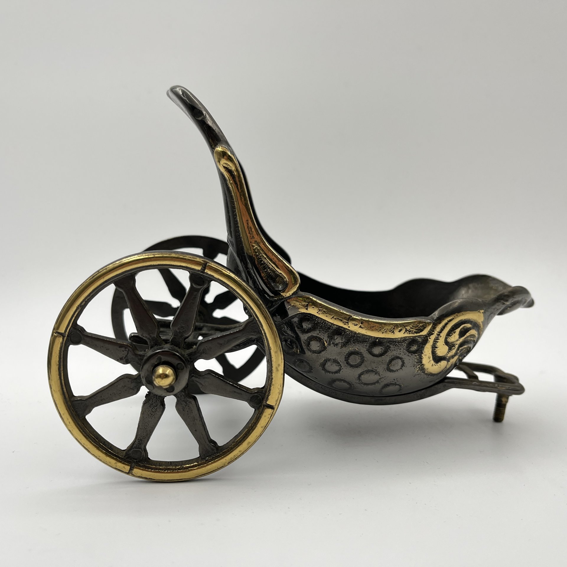 Статуэтка "Экипаж" ("Лошадь, запряженная повозкой"), металл, литье, формовка, бронзирование, Западная Европа, 1970-1990 гг.