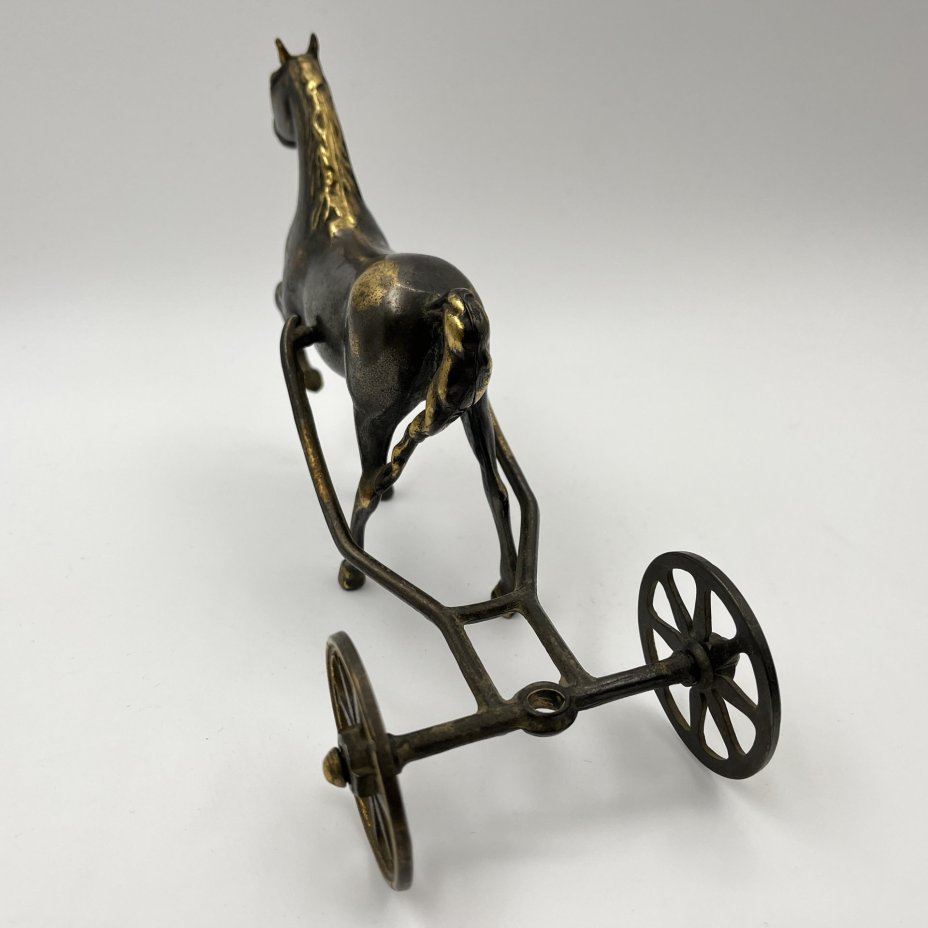 Статуэтка "Экипаж" ("Лошадь, запряженная повозкой")