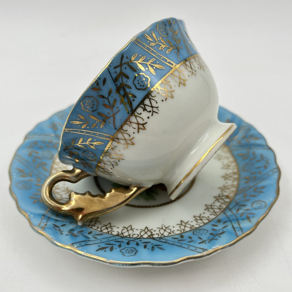 Пара кофейная, украшенная изображением галантной сценой