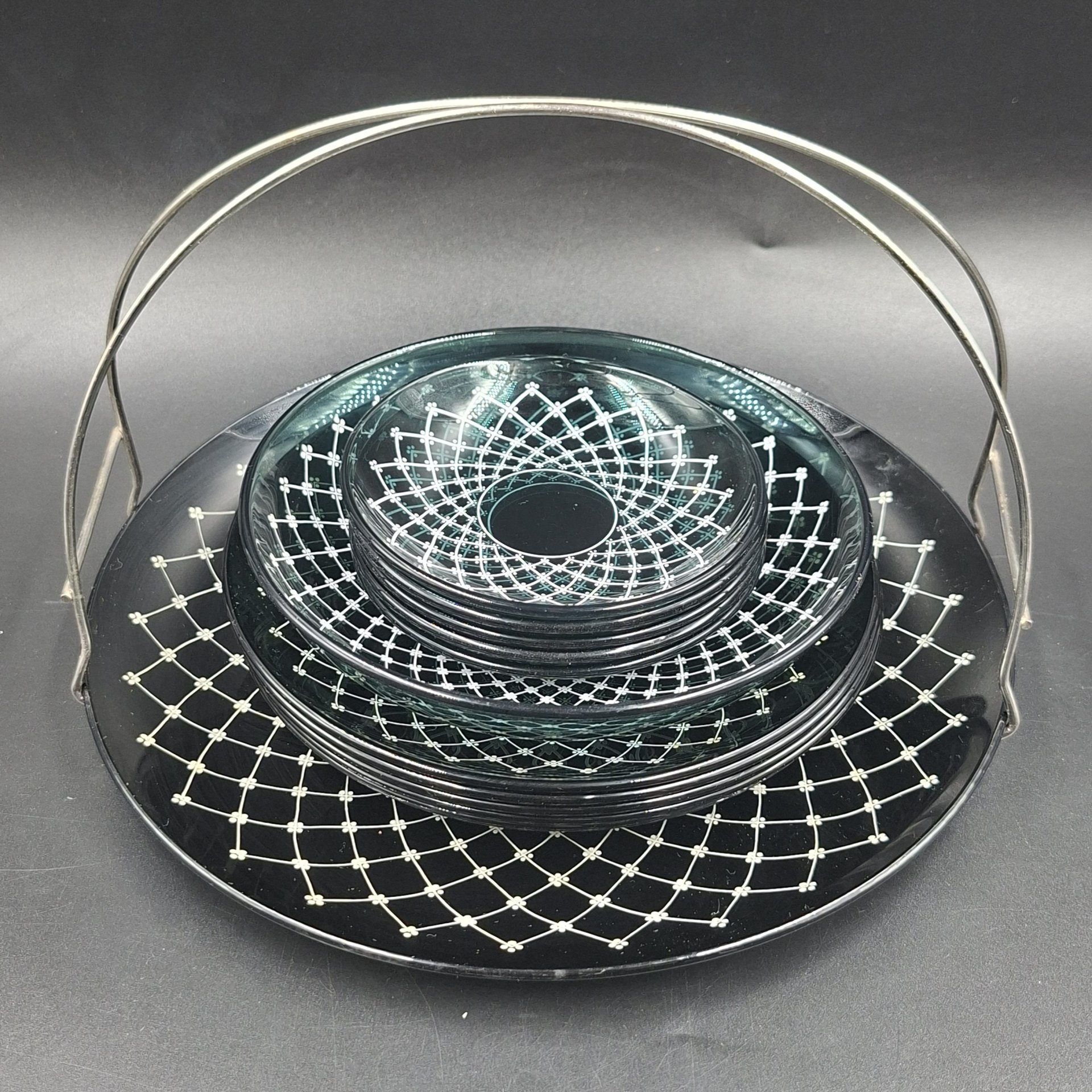 Набор для подачи десерта на 5 персон (блюдо, глубокая тарелочка, 5 блюдец, 5 розеток), стекло, печать, металл, Россия, 1990-2000 гг.