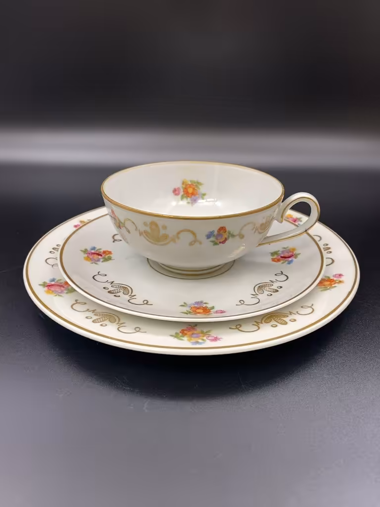 Чайное трио с цветочным декором, Graf Von Henneberg Porzellan