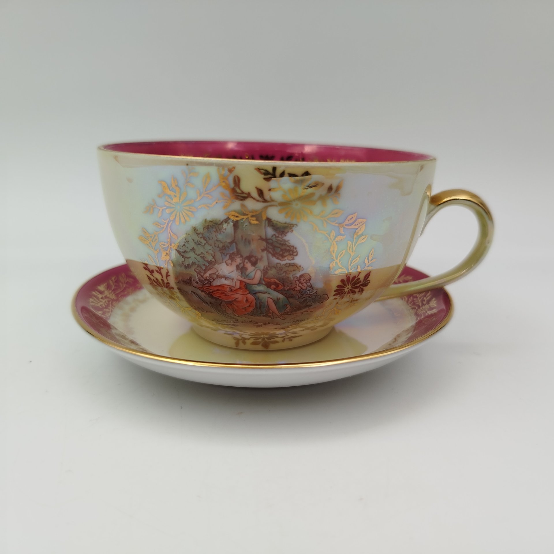 Чайная пара из сервиза "Мадонна"  (чашка и розетка), фарфор, деколь, люстр, золочение, Fortuna Eisenberg, ГДР, 1960-1973 гг.