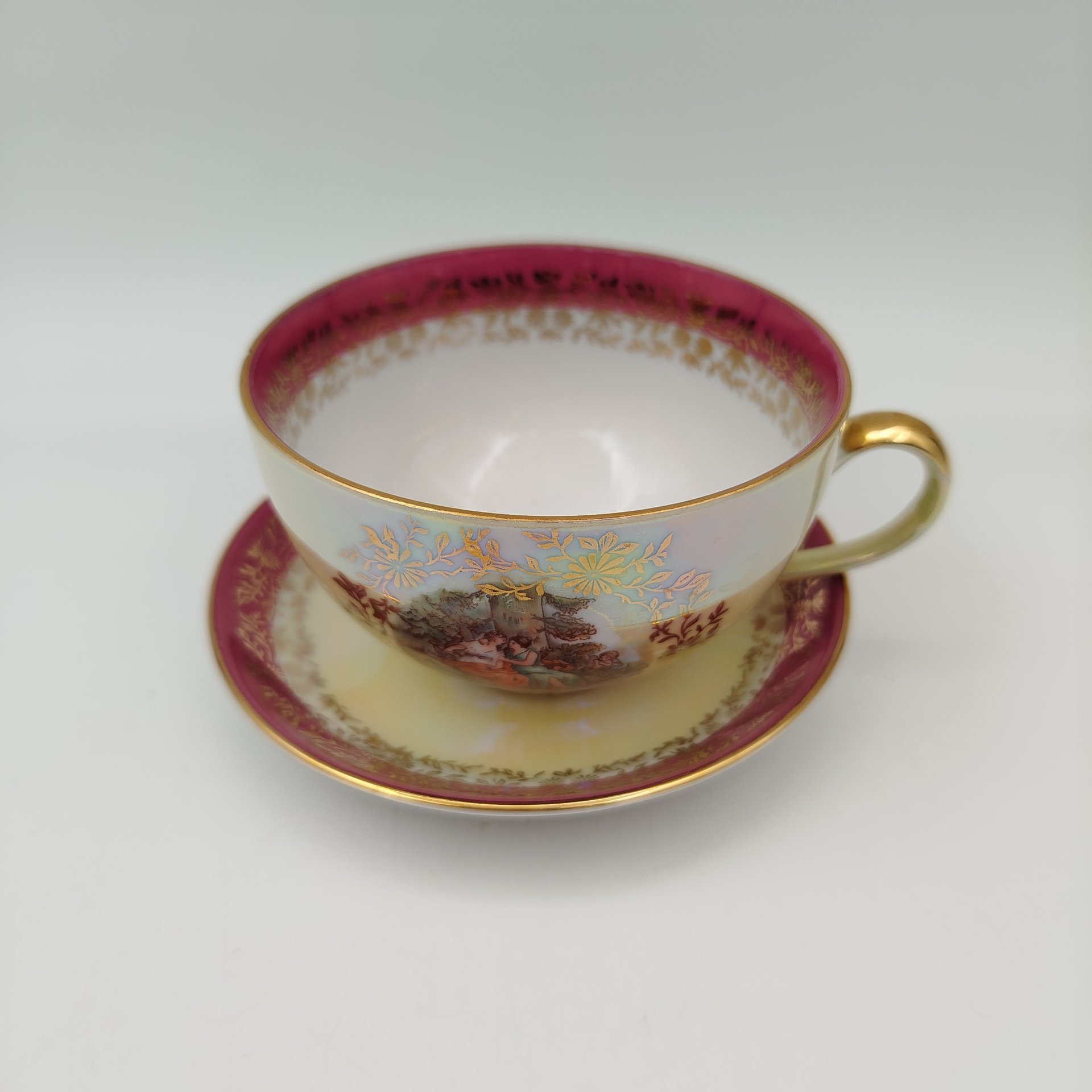 Чайная пара из сервиза "Мадонна"  (чашка и розетка), фарфор, деколь, люстр, золочение, Fortuna Eisenberg, ГДР, 1960-1973 гг.