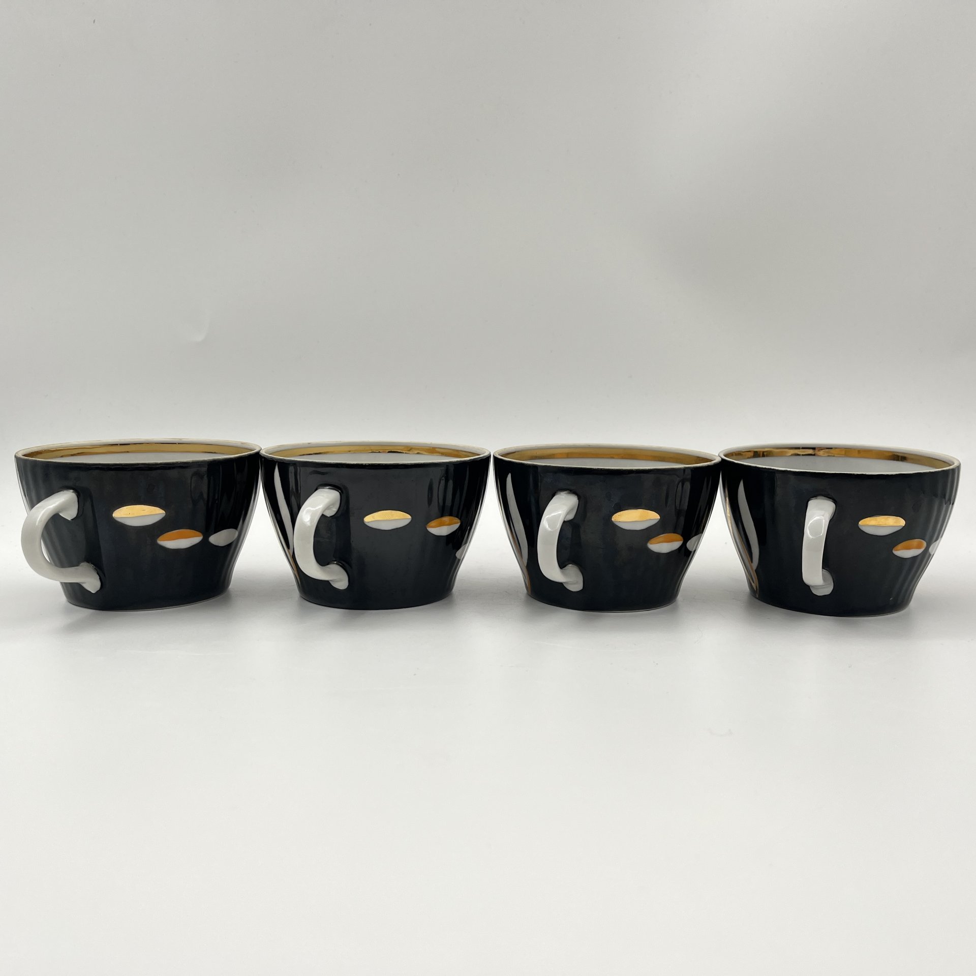 Набор из 4-х чайных пар из сервиза "Рыбки", фарфор, рытье, роспись, золочение, Дулевский фарфоровый завод (Дулёво), СССР, 1968-1991 гг.