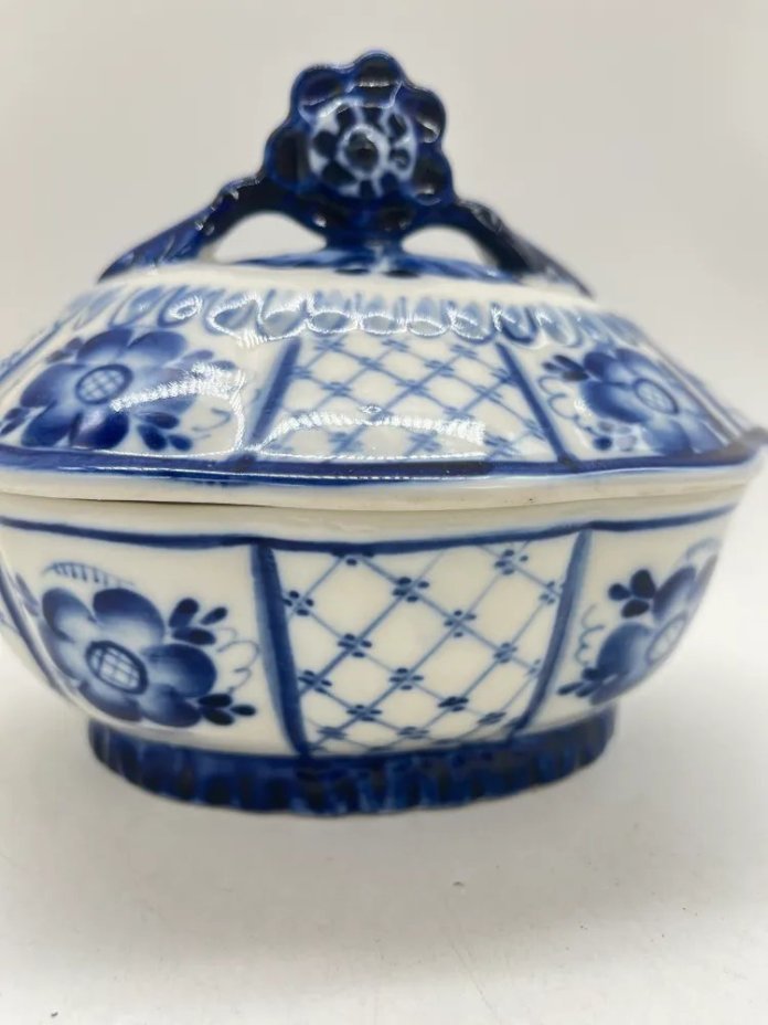 Икорница с расписным цветочным декором, Гжель