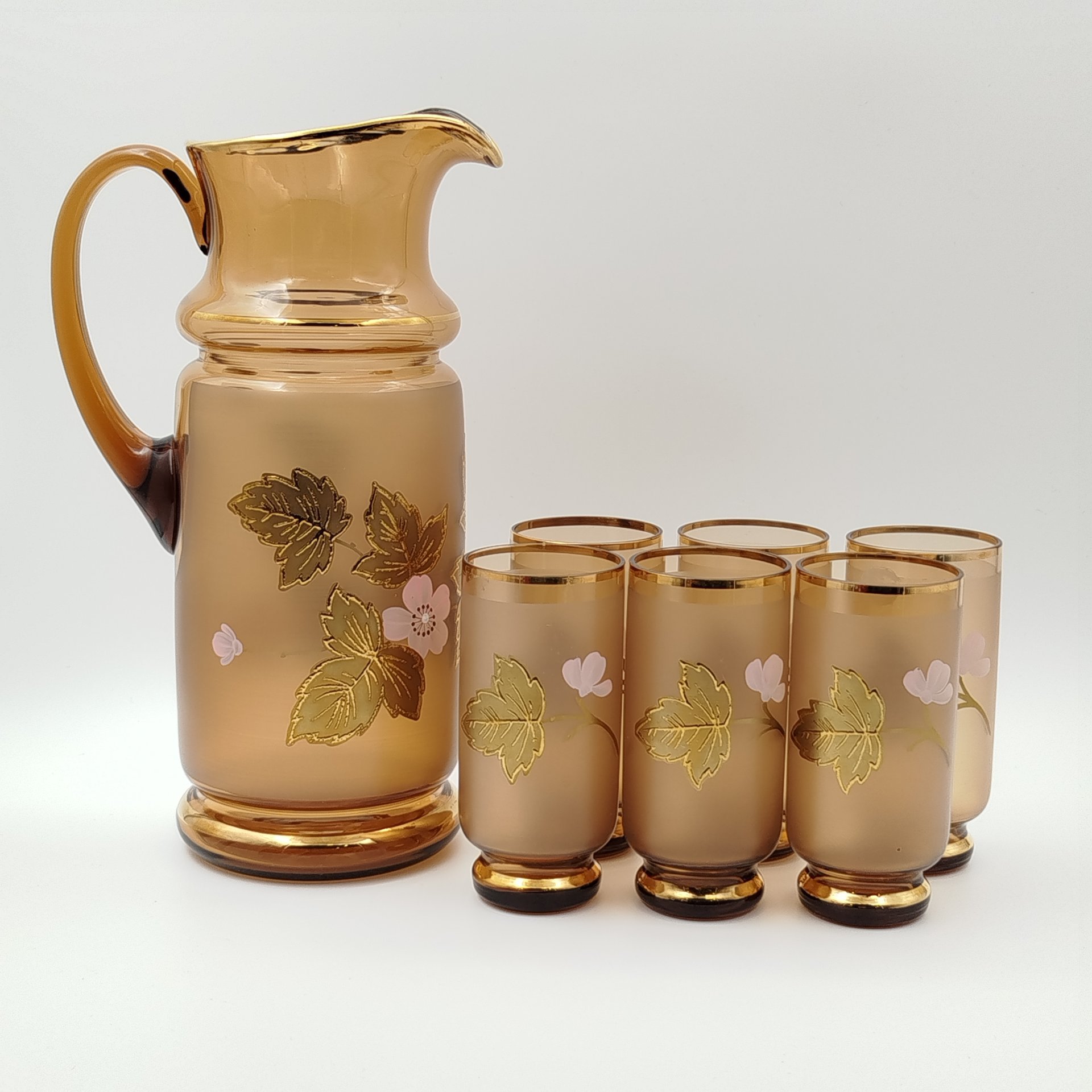 Набор для подачи воды и холодных напитков (кувшин и 6 бокалов), украшенный цветочным декором, стекло, матирование, роспись, золочение, Bohemia Crystal (Bohemia Glass), Чехословакия, 1980-1990 гг.