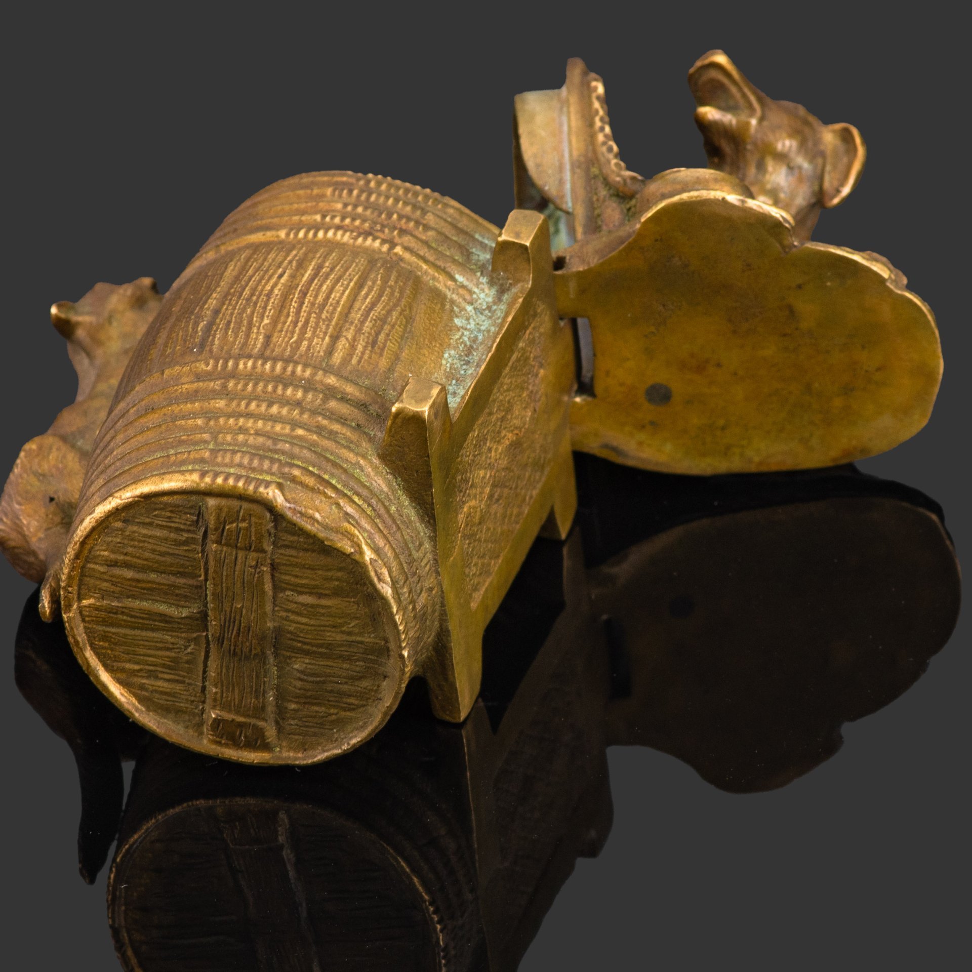 Мелочница "Кошка с собакой", бронза, Западная Европа, 1870-1890 гг.