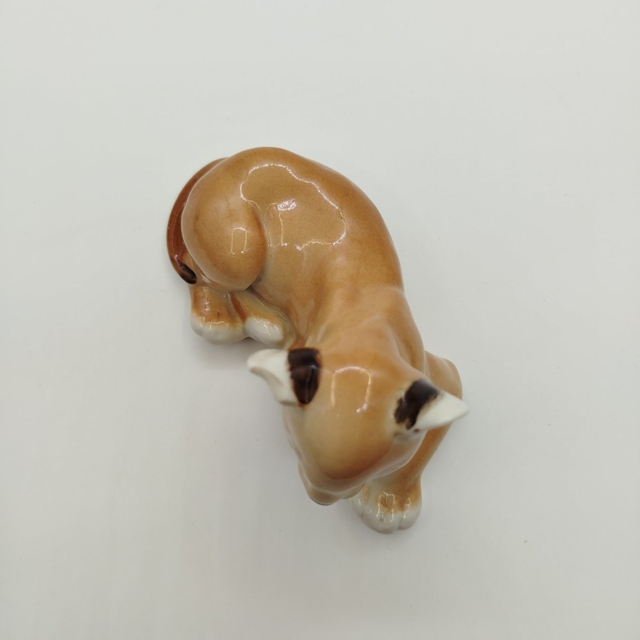 Статуэтка "Львёнок лежащий", скульптор Б.Я. Воробьев, фарфор, роспись, Ленинградский фарфоровый завод (ЛФЗ), СССР, 1970-1986 гг.