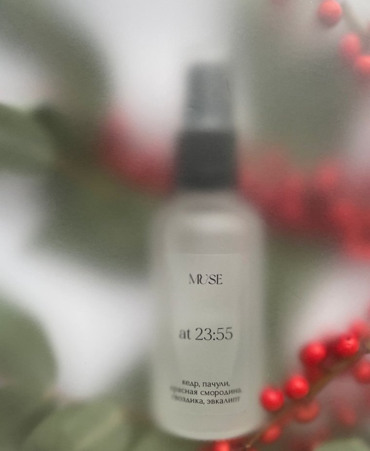 Спрей для текстиля 23:55 (ноты: хвоя, эвкалипт, гвоздика, пачули), 50 мл, Muse
