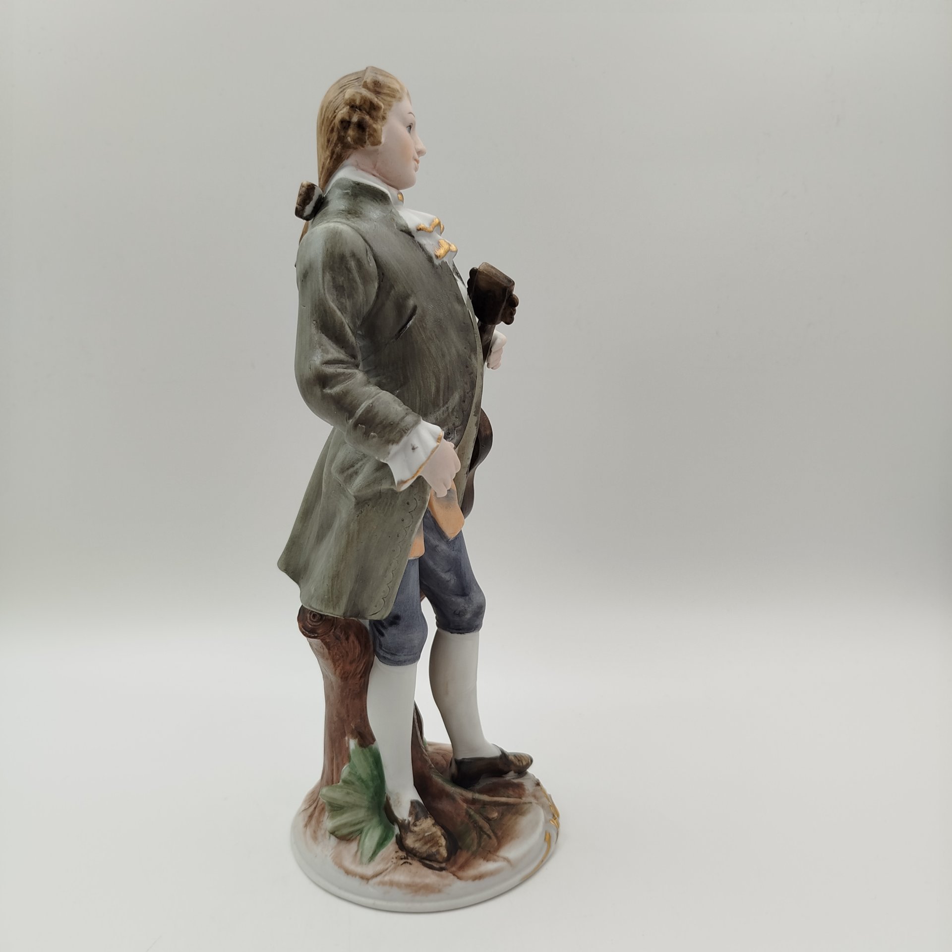 Статуэтка "Кавалер с гитарой", бисквит, роспись, Capodimonte (Каподимонте), Италия, 1970-1990 гг.
