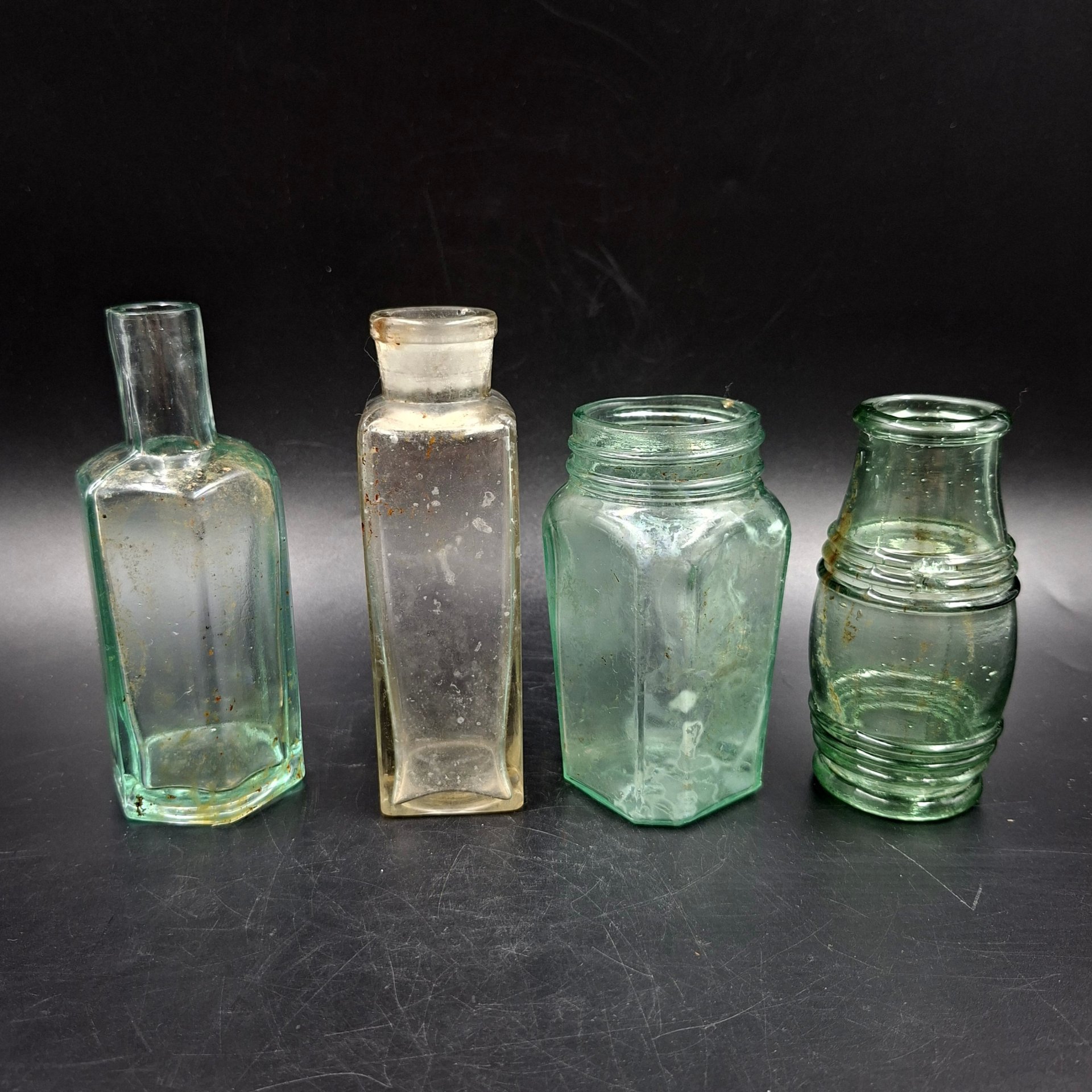 Набор из 4-х ёмкостей различных форм и размеров, стекло, Европа, 1900-1940 гг.