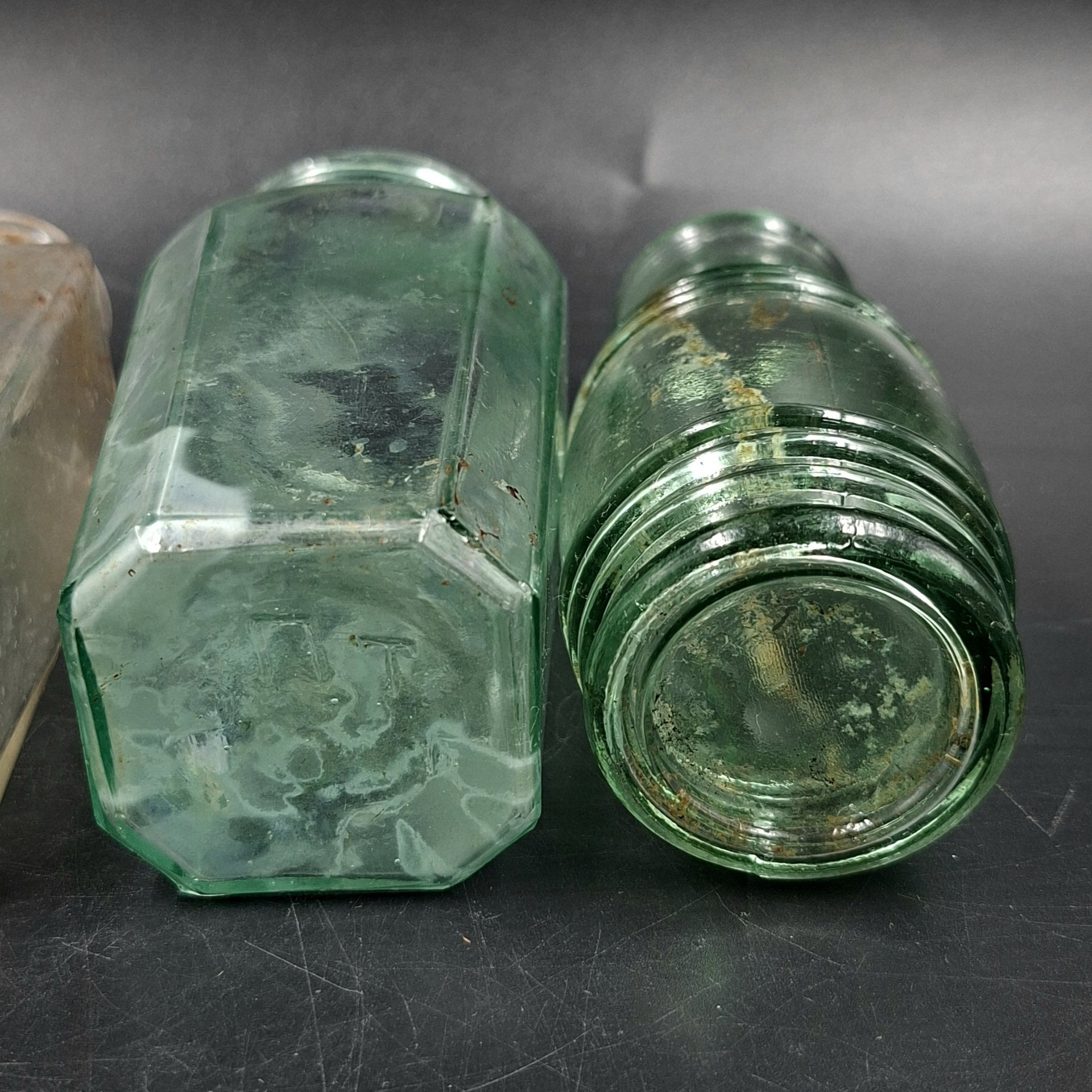 Набор из 4-х ёмкостей различных форм и размеров, стекло, Европа, 1900-1940 гг.