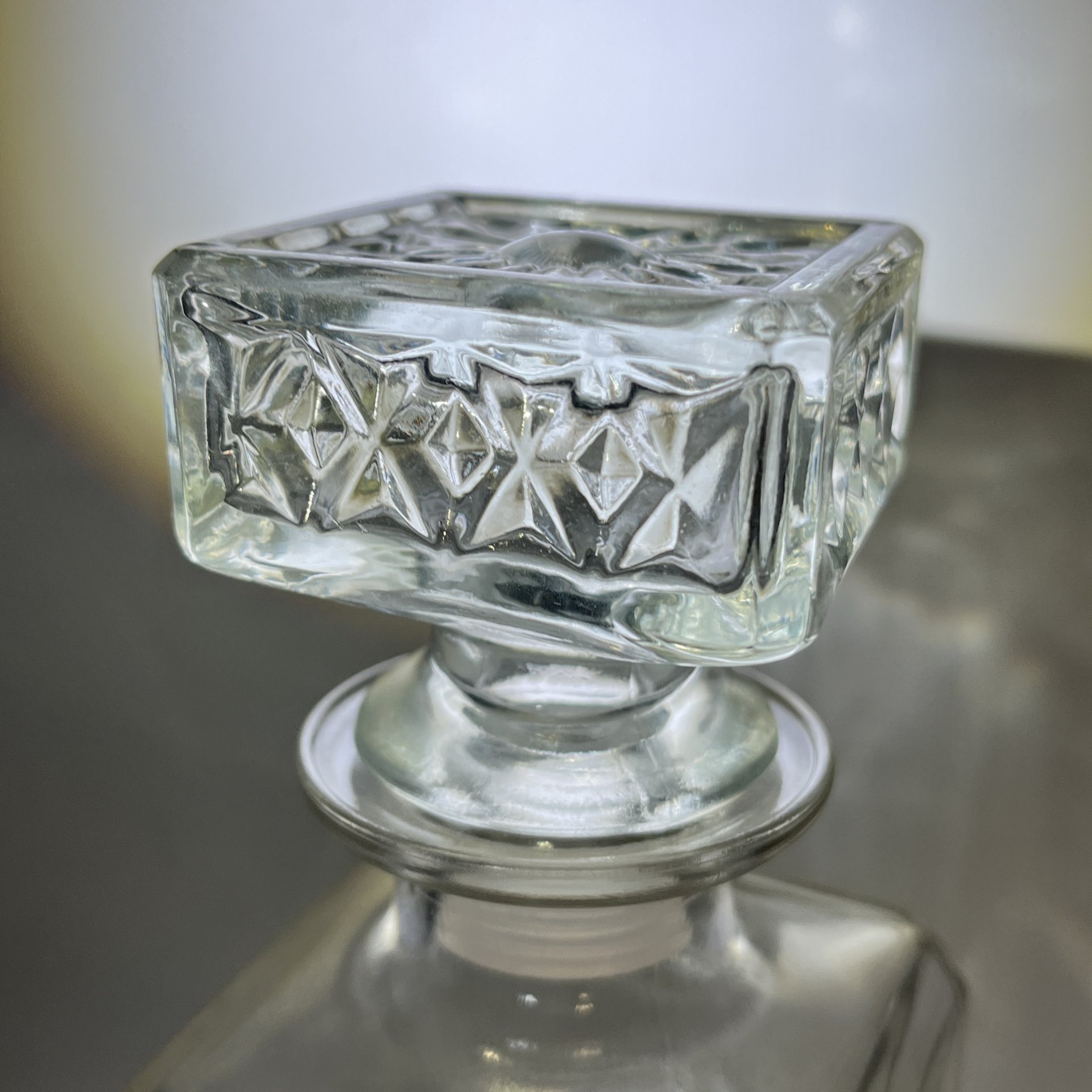 Графин с геометрическим декором, стекло, пресс, СССР, 1970-1990 гг.