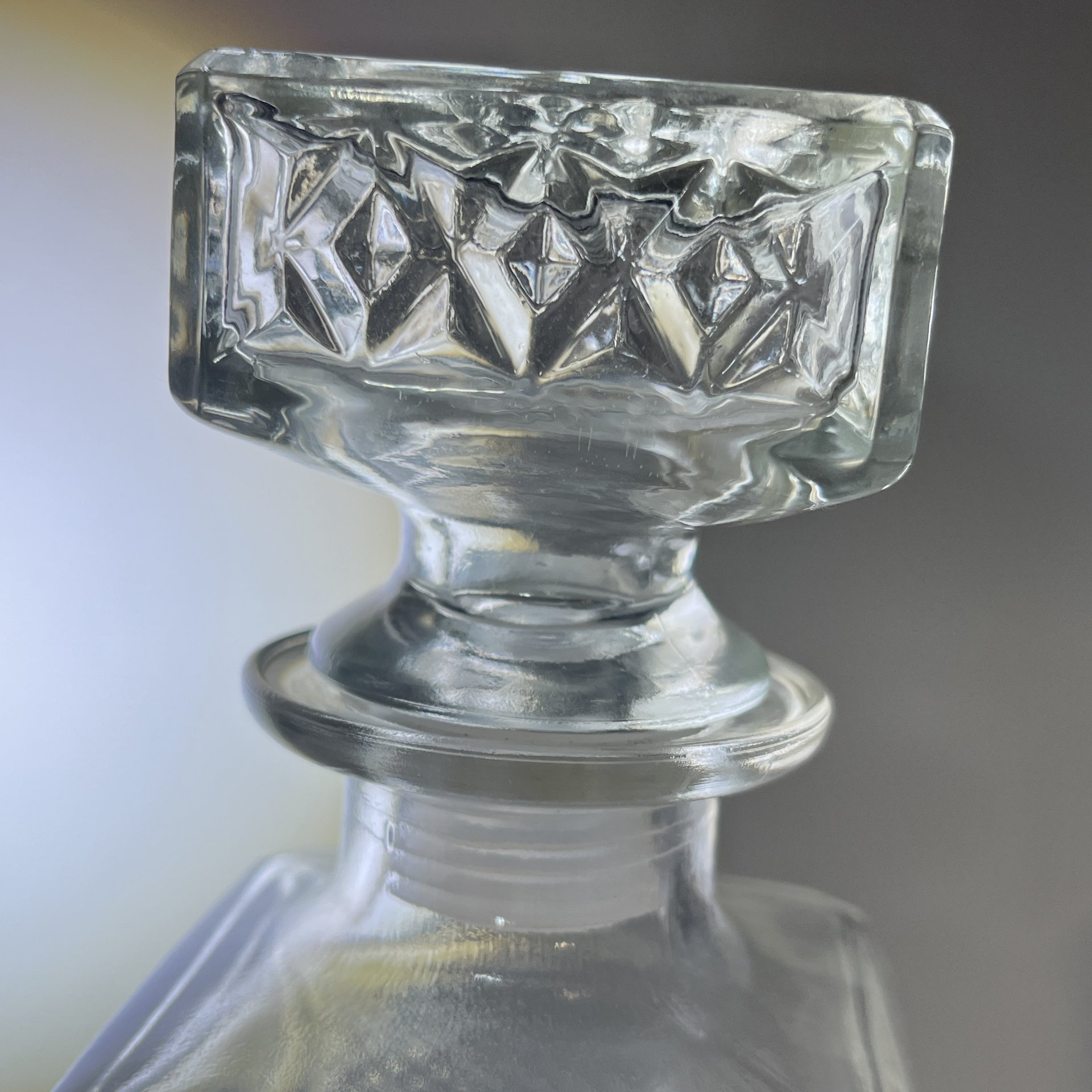 Графин с геометрическим декором, стекло, пресс, СССР, 1970-1990 гг.