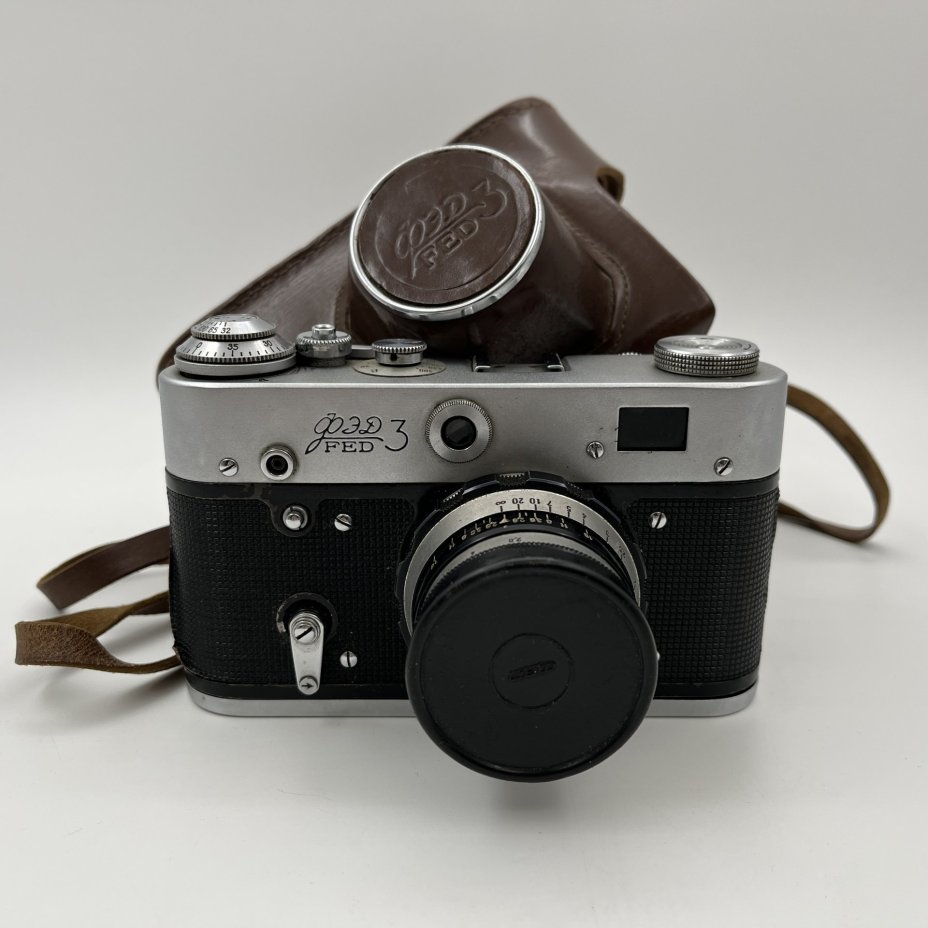 Фотоаппарат "ФЭД-3" с объективом "Индустар-61 Л/Д" в кофре, металл, пластик, стекло, кожа, Харьковский машиностроительный завод им. Дзержинского (ФЭД), СССР, 1961-1979 гг.